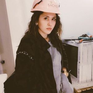 Meet your Posher, Meredith